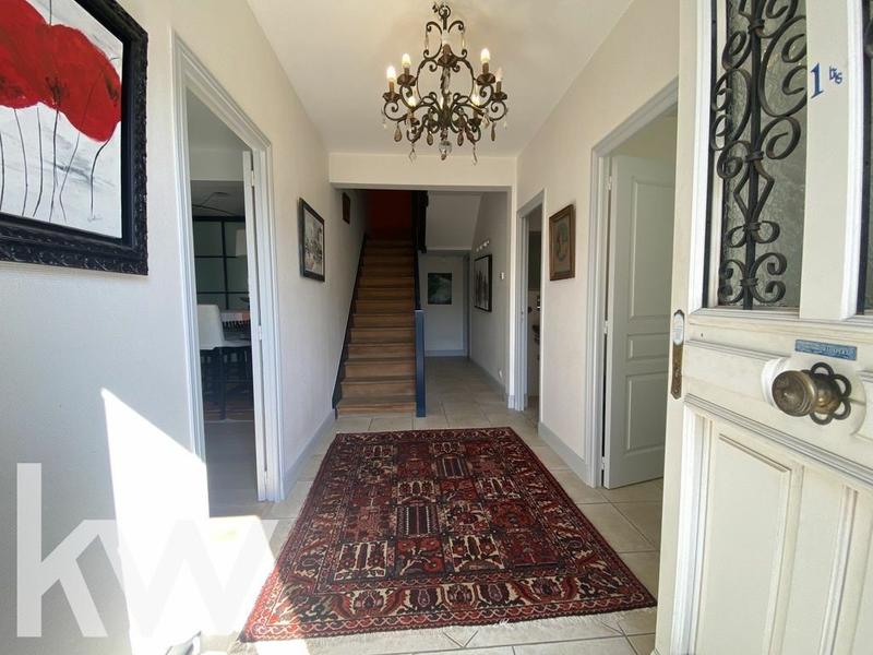 Maison - 200 m² - 5 pièces