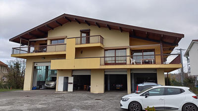 Loft - 130 m² - 4 pièces