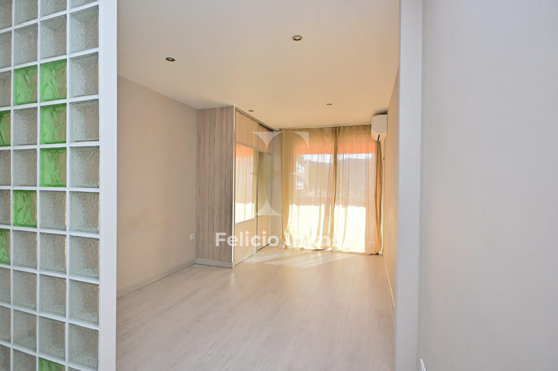 Appartement - 90 m² - 4 pièces