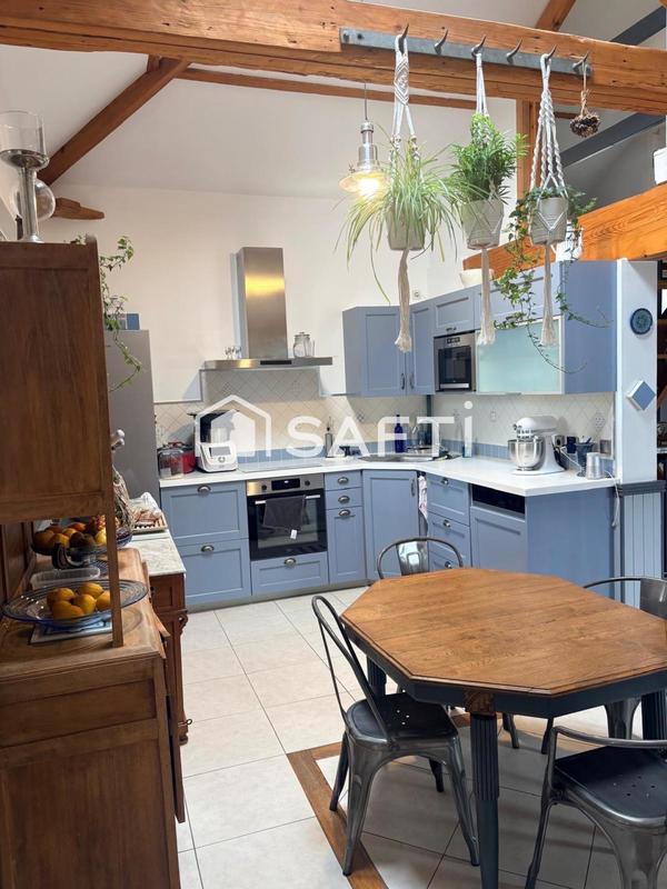 Maison - 205 m² - 10 pièces