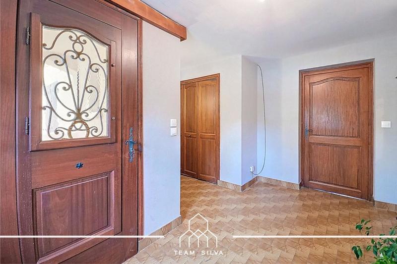 Pavillon - 220 m² - 7 pièces