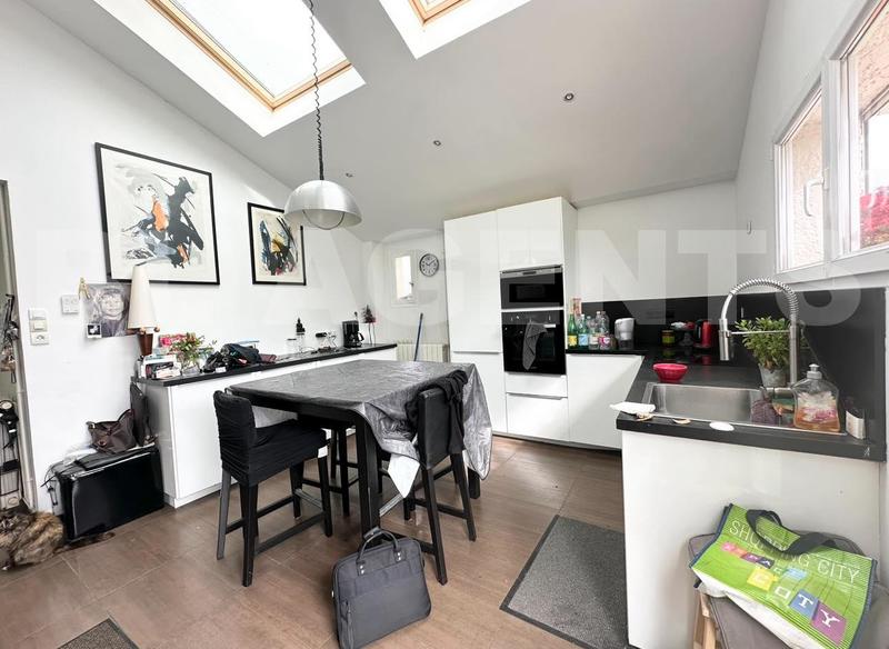 Maison - 314 m² - 11 pièces