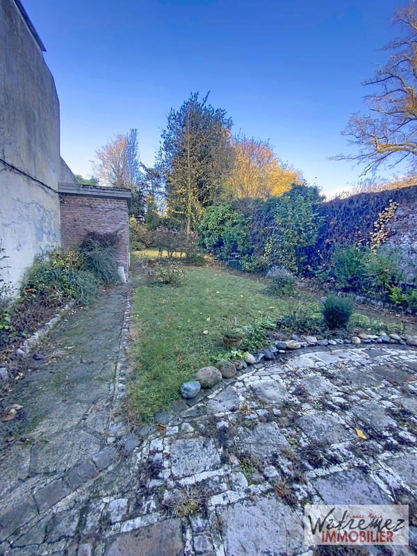 Maison - 254 m² - 10 pièces