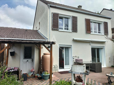Maison - 104 m² - 5 pièces
