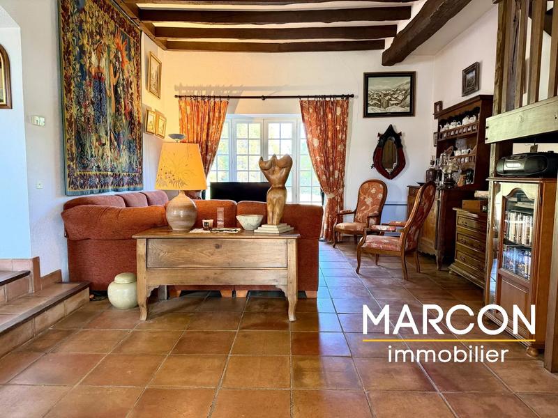 Propriété - 145 m² - 6 pièces