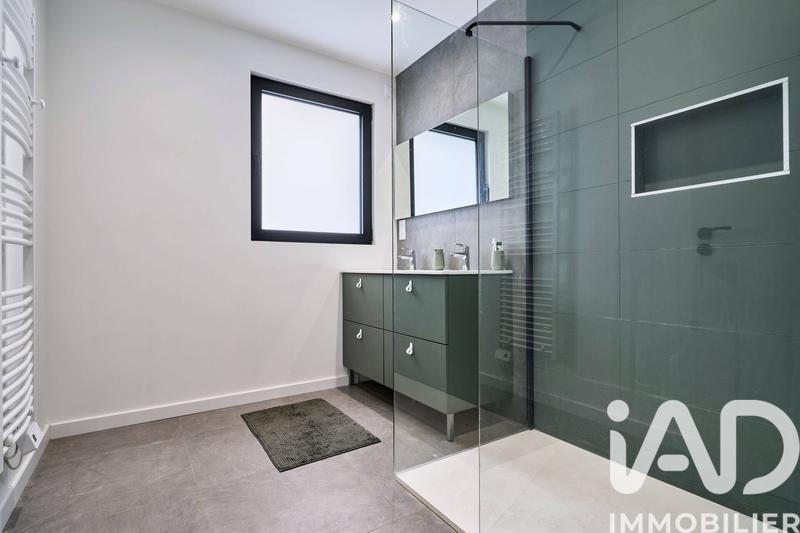 Maison - 210 m² - 6 pièces