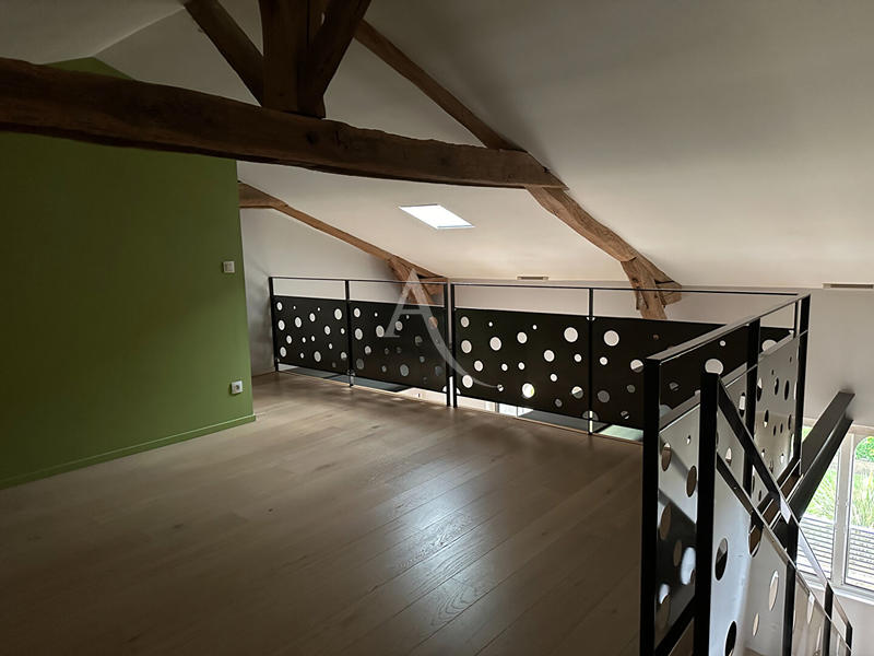 Appartement - 100 m² - 5 pièces