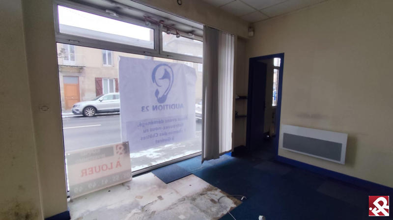 Local commercial - 90 m² - 4 pièces