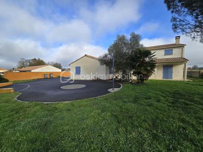 Maison traditionnelle - 183 m² - 5 pièces