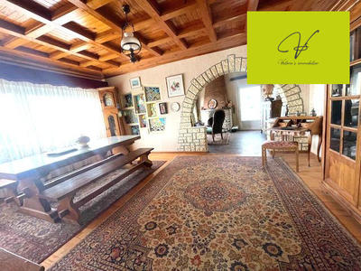 Maison - 187 m² - 8 pièces