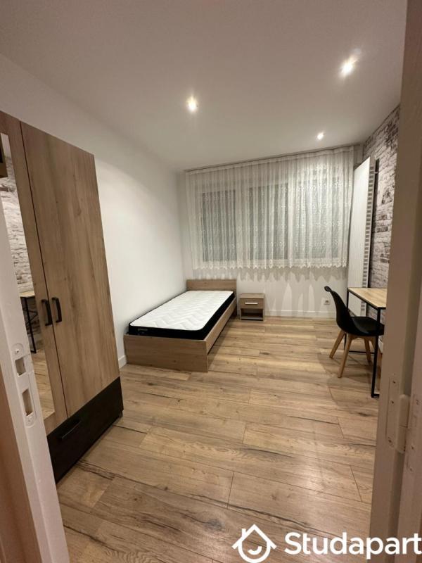 Chambre - 12 m² - 1 pièce