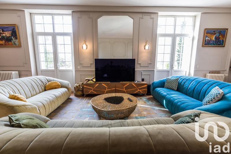 Maison - 586 m² - 11 pièces