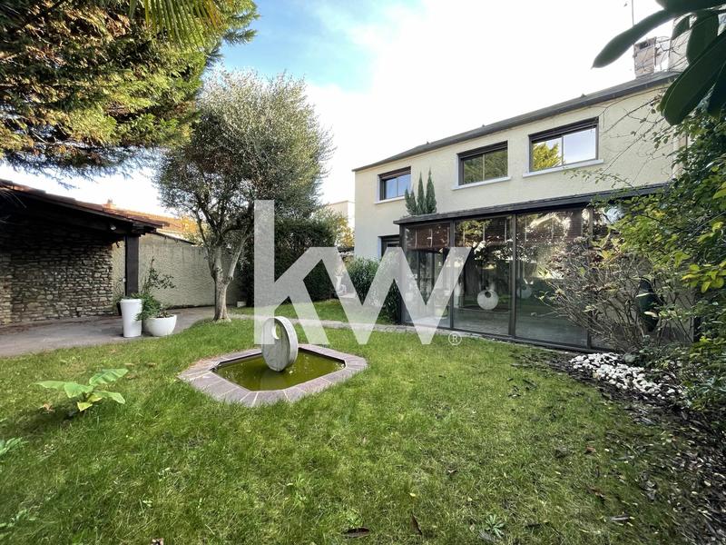 Maison d'architecte - 258 m² - 6 pièces