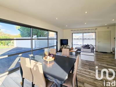 Maison - 161 m² - 8 pièces