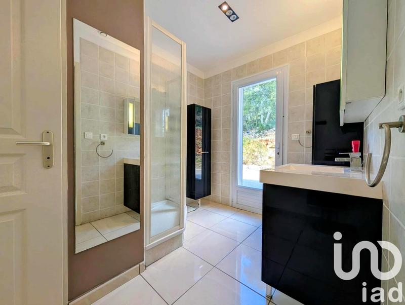 Maison - 230 m² - 8 pièces