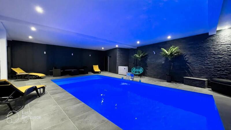 Villa - 410 m² - 8 pièces