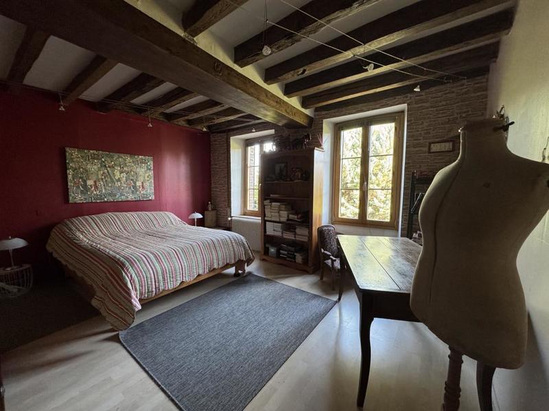 Maison - 212 m² - 9 pièces