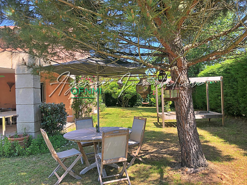 Villa - 230 m² - 6 pièces