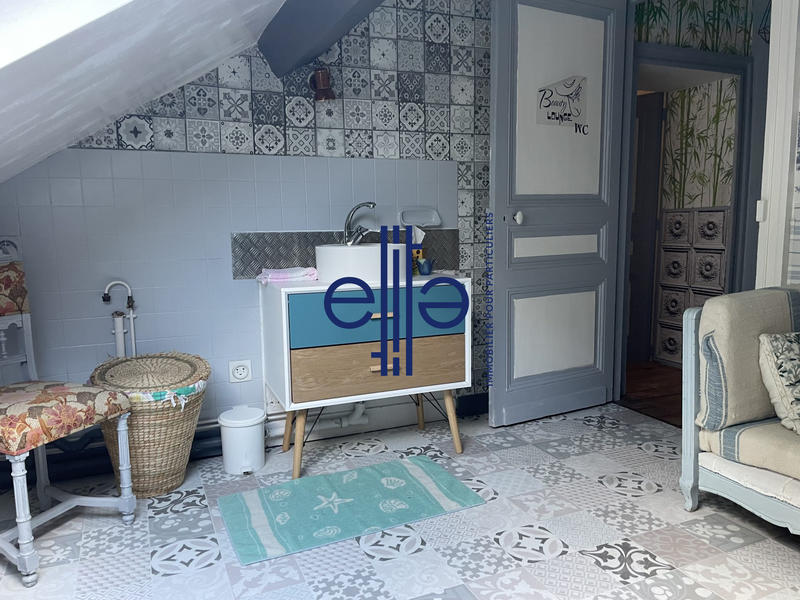 Maison - 278 m² - 10 pièces