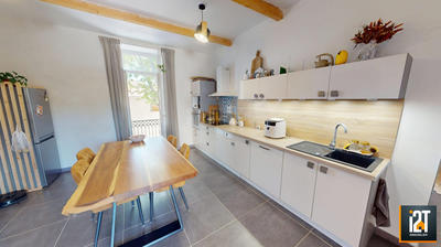 Appartement - 99 m² - 4 pièces