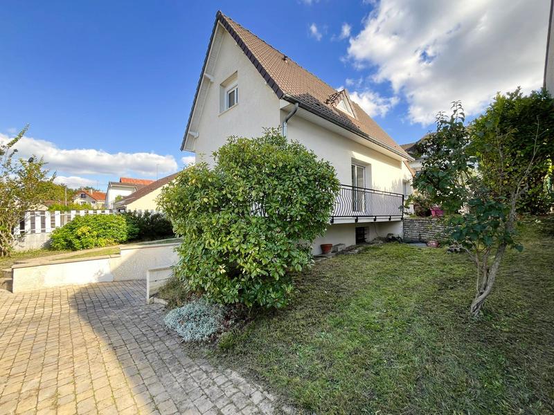 Maison - 110 m² - 6 pièces