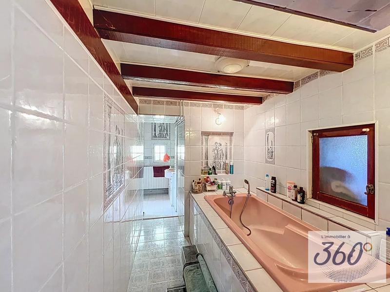 Maison - 185 m² - 7 pièces