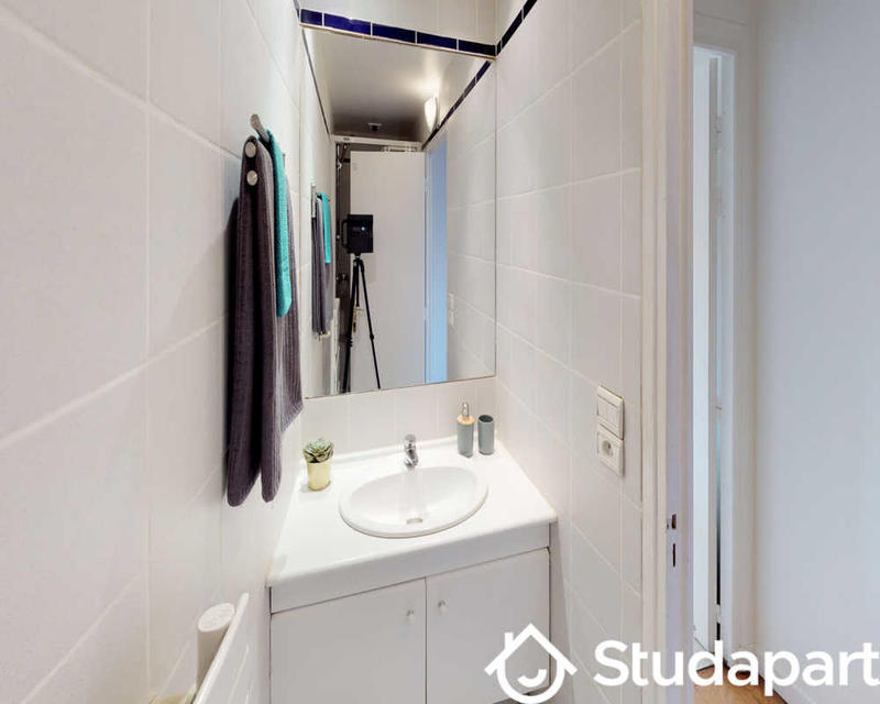 Chambre - 80 m² - 1 pièce