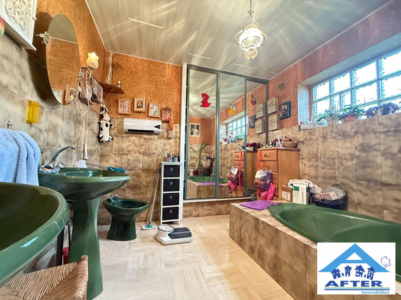 Maison - 203 m² - 7 pièces