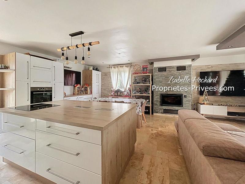 Maison - 99 m² - 4 pièces