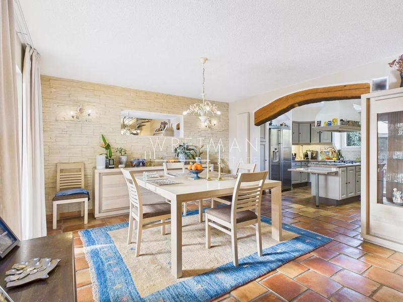 Maison - 161 m² - 6 pièces