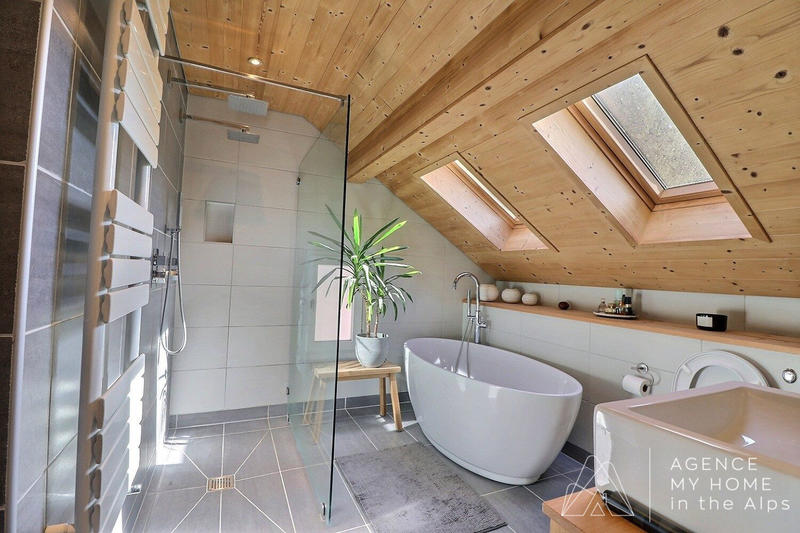 Châlet - 234 m² - 10 pièces