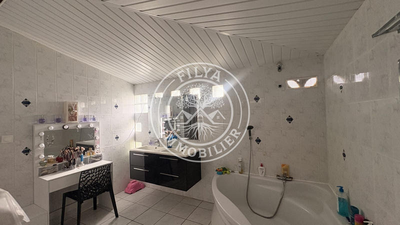 Maison - 146 m² - 6 pièces