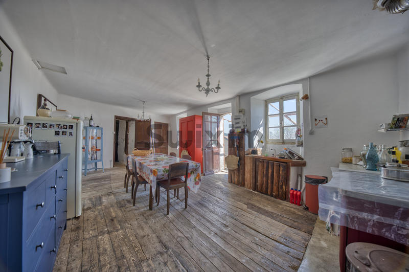 Mas - 200 m² - 5 pièces