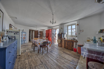 Mas - 200 m² - 5 pièces