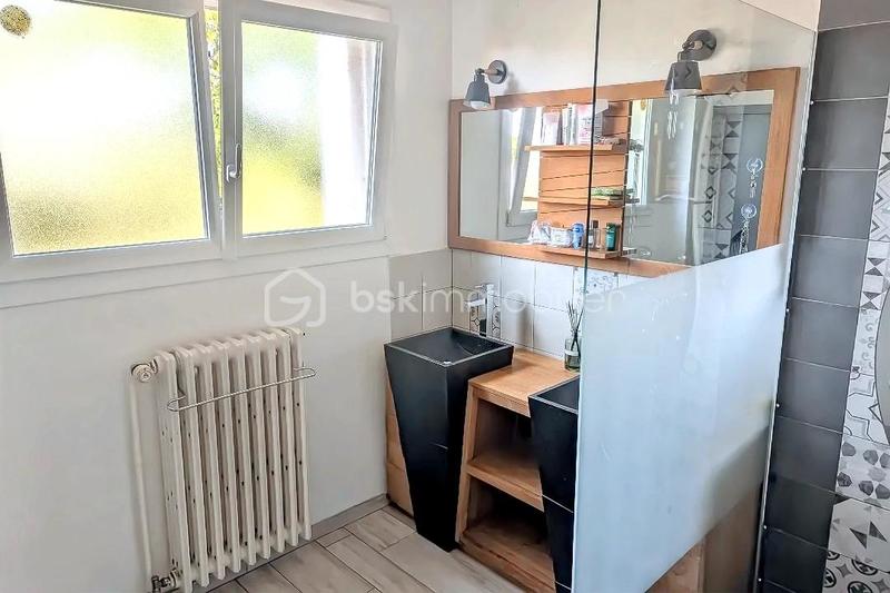 Maison traditionnelle - 160 m² - 8 pièces