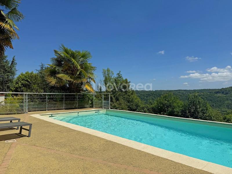 Maison - 160 m² - 7 pièces