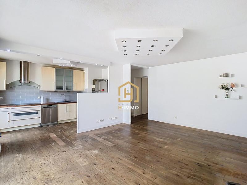 Appartement - 97 m² - 5 pièces