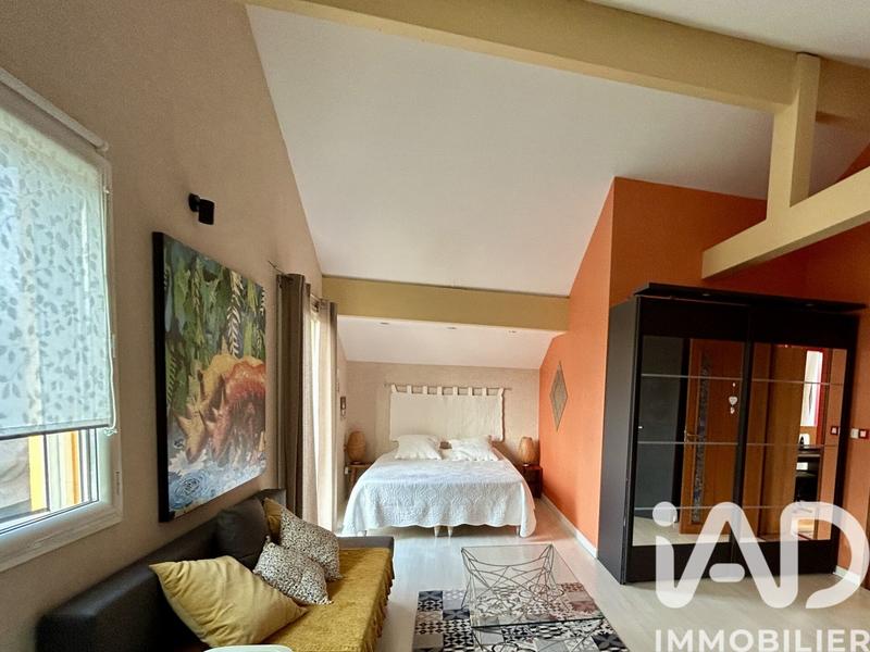 Maison - 240 m² - 8 pièces