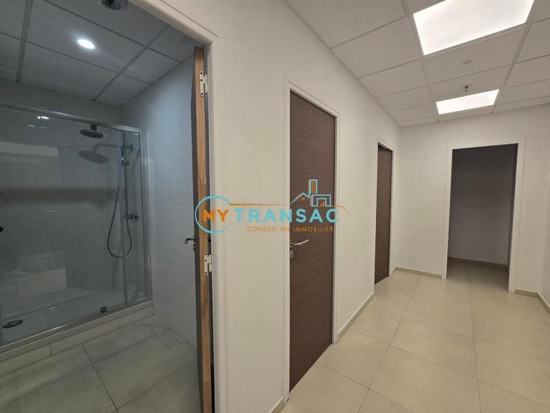 Entrepôt - 2 098 m²