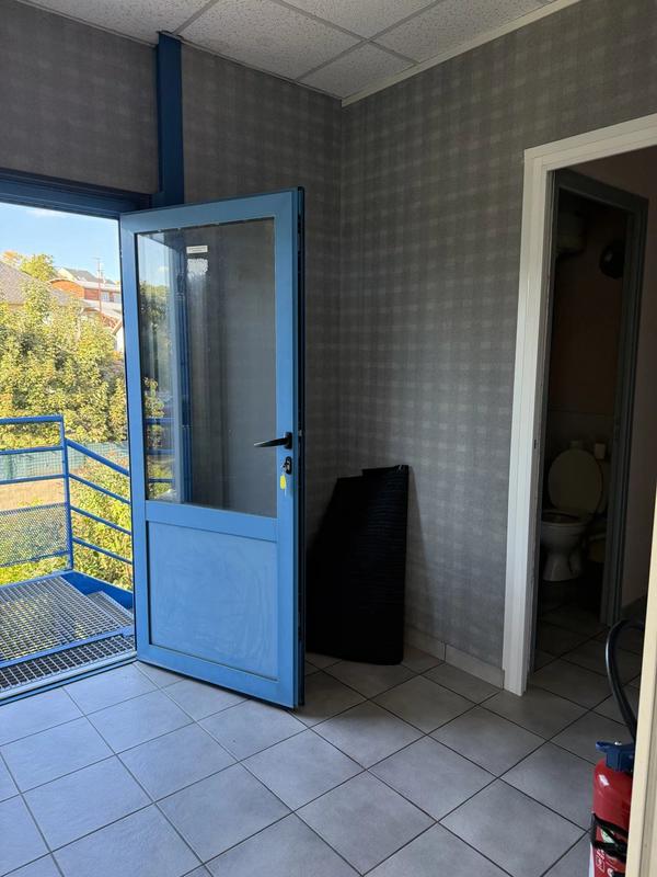 Bureau - 83 m² - 4 pièces