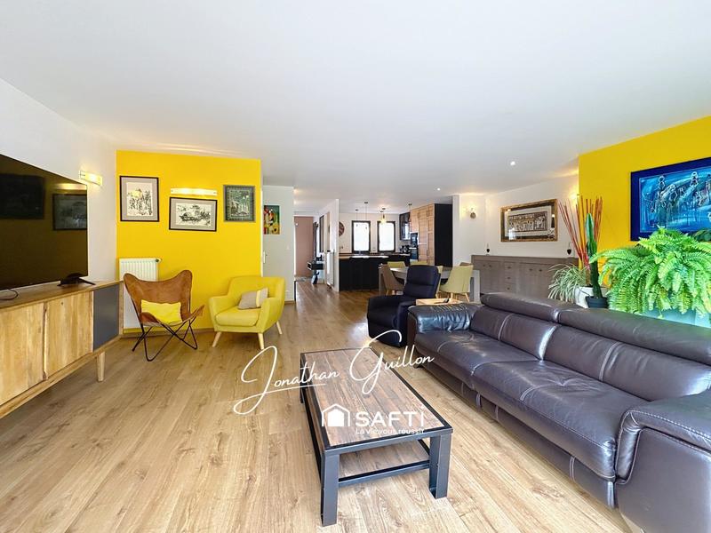 Maison - 181 m² - 7 pièces