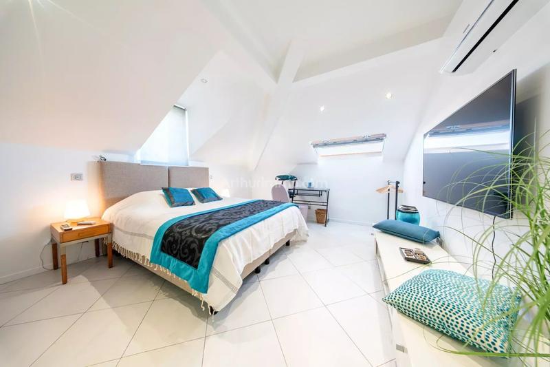 Maison - 400 m² - 7 pièces