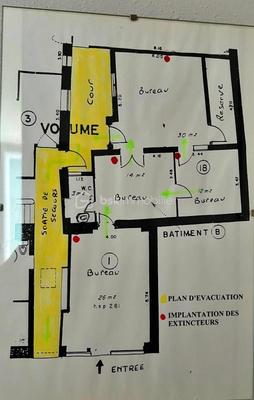 Local commercial - 82 m² - 2 pièces