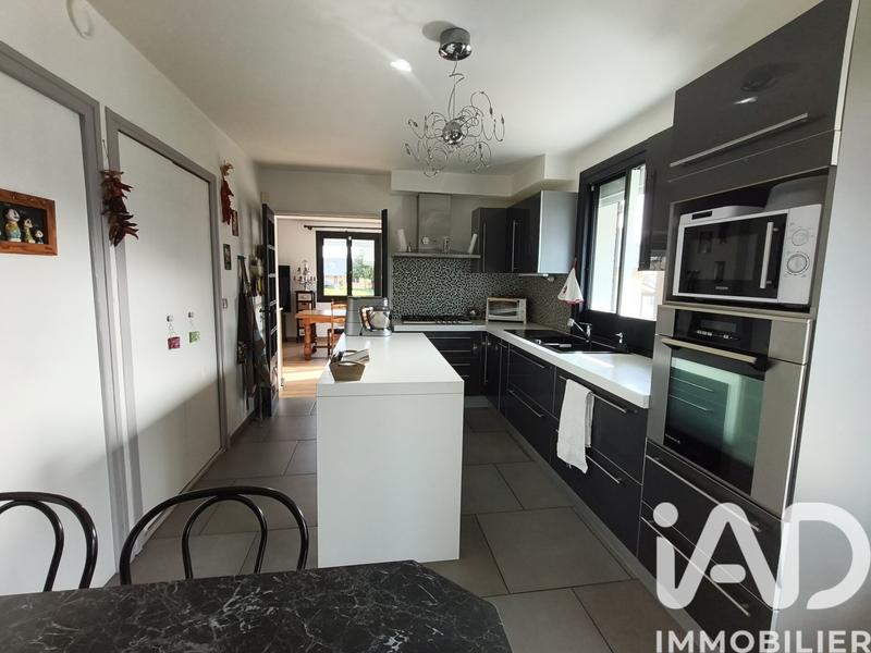 Maison de village - 301 m² - 11 pièces