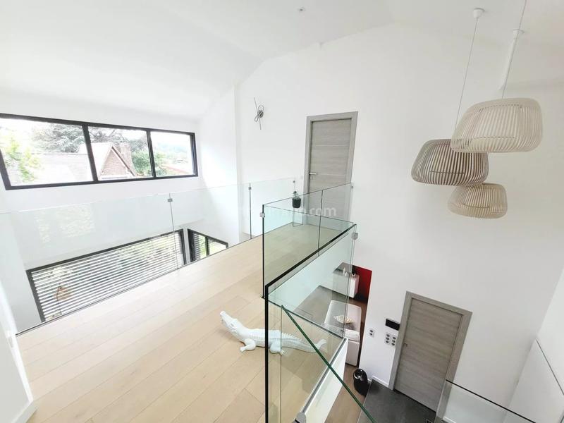 Maison - 221 m² - 9 pièces