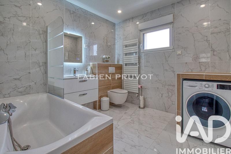 Maison - 170 m² - 7 pièces