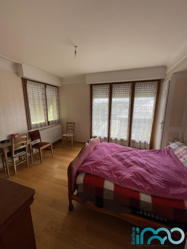 Maison traditionnelle - 185 m² - 8 pièces