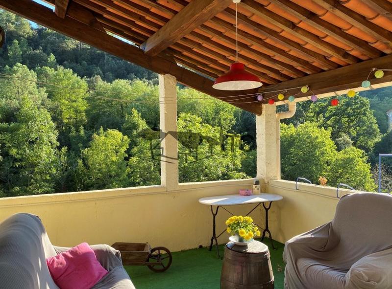 Maison - 166 m² - 10 pièces