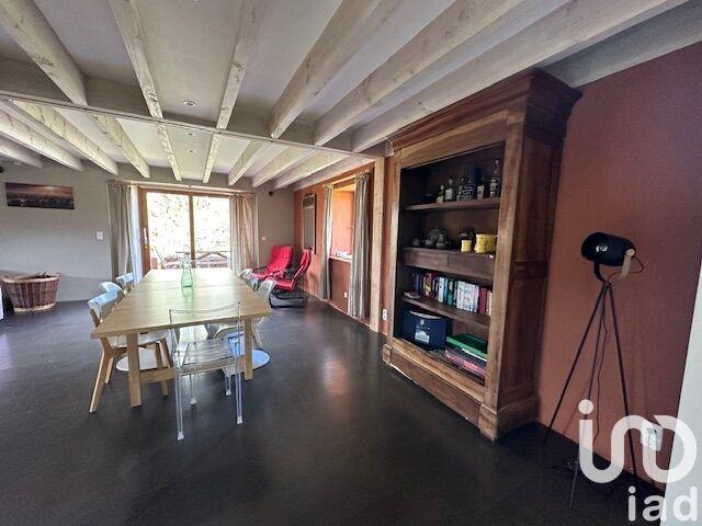 Maison - 433 m² - 16 pièces