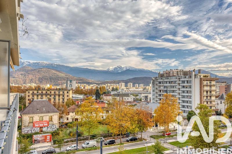 Appartement - 77 m² - 3 pièces